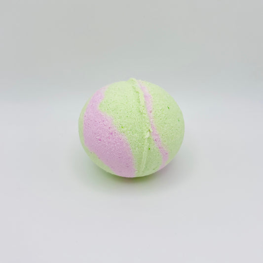 Frosted Berries Bath Bomb